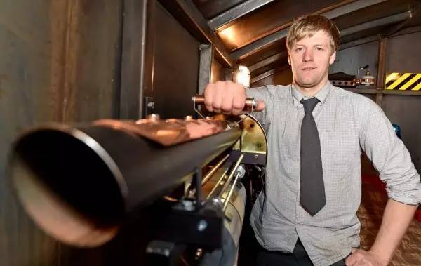 只看电影不够爽，DIY大神打造现实版X战警