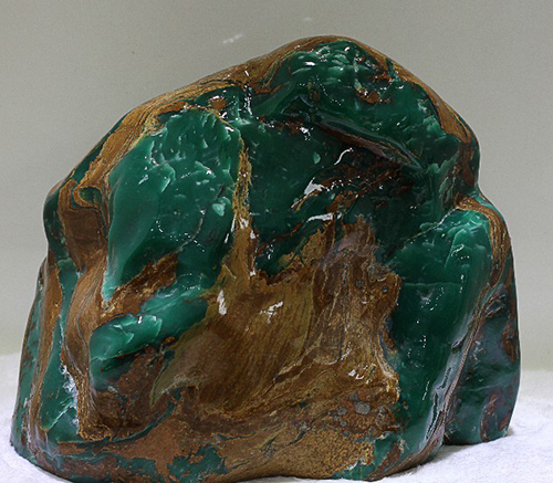 翡翠高货原石欣赏,高货帝王绿翡翠原石欣赏