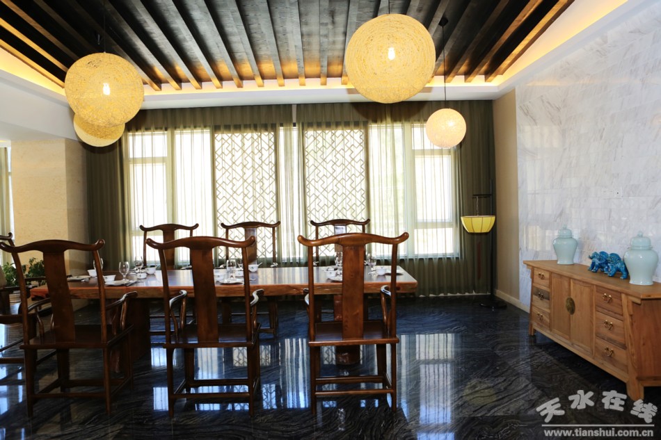 又到花开烂漫时下一句,清明出游来汤峪踏青泡温泉