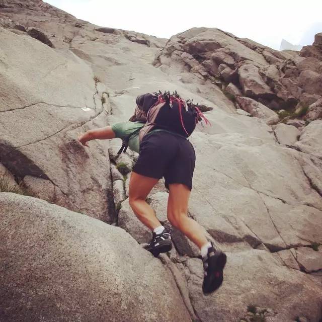 六岁被阿玛尼钦点为*用御**模特，他独家的身材秘笈