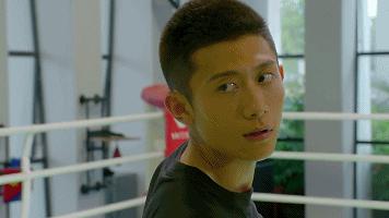 余罪大结局余小二上位,余罪上位时穿的西装