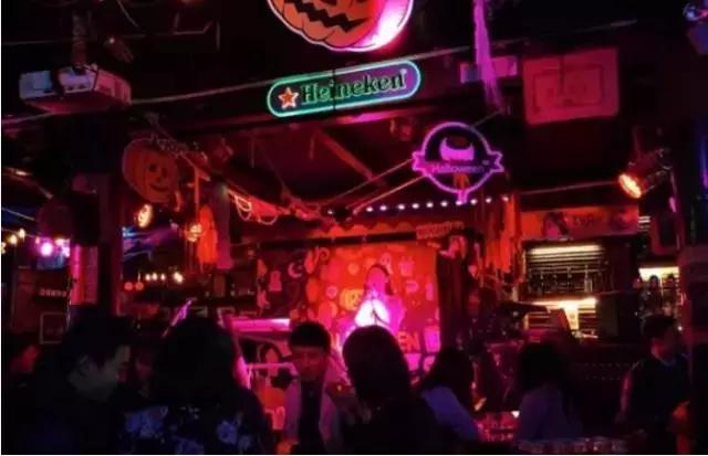 看球喝酒的酒吧,看球的酒吧推荐