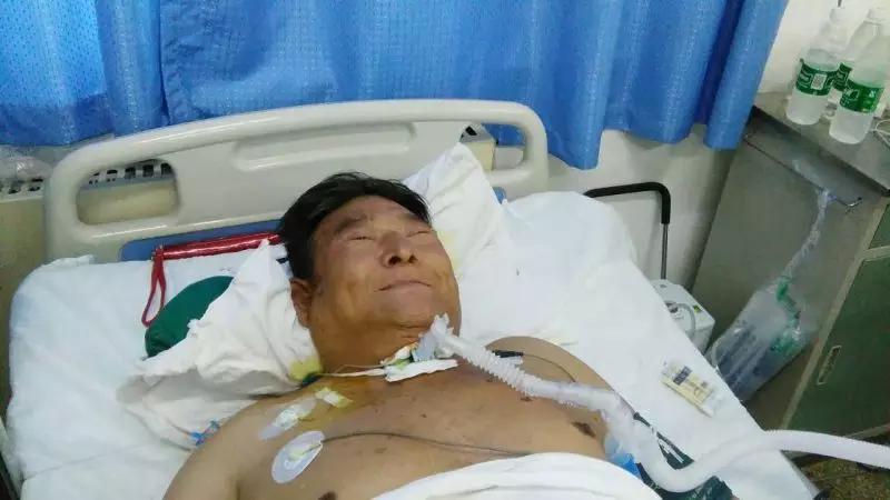 谢傻子追悼会,谢傻子住院