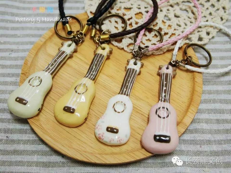 别拦我，我要吃了那些餐具