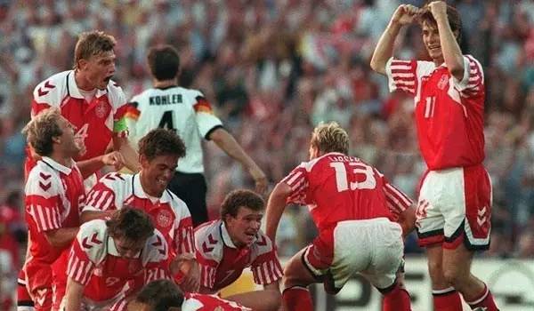 献给打算看欧洲杯的伪球迷们一份文明观球指南