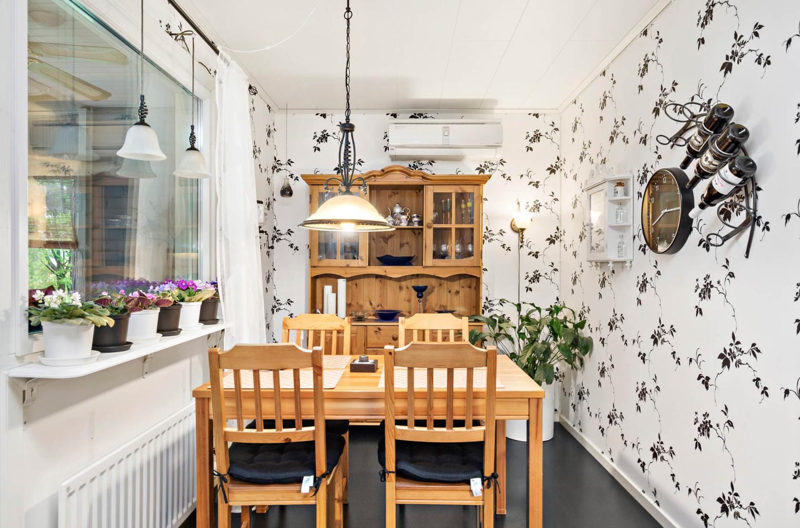 小院子适合盖小别墅吗,可以在独栋别墅的院子里盖平房吗