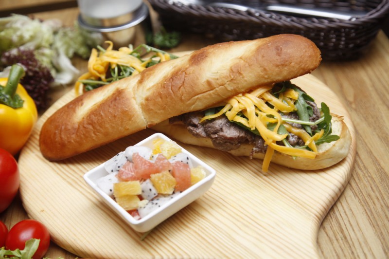 寻找广州至HIT看球BAR｜酒吧太吵，清吧太淡，这里刚刚好