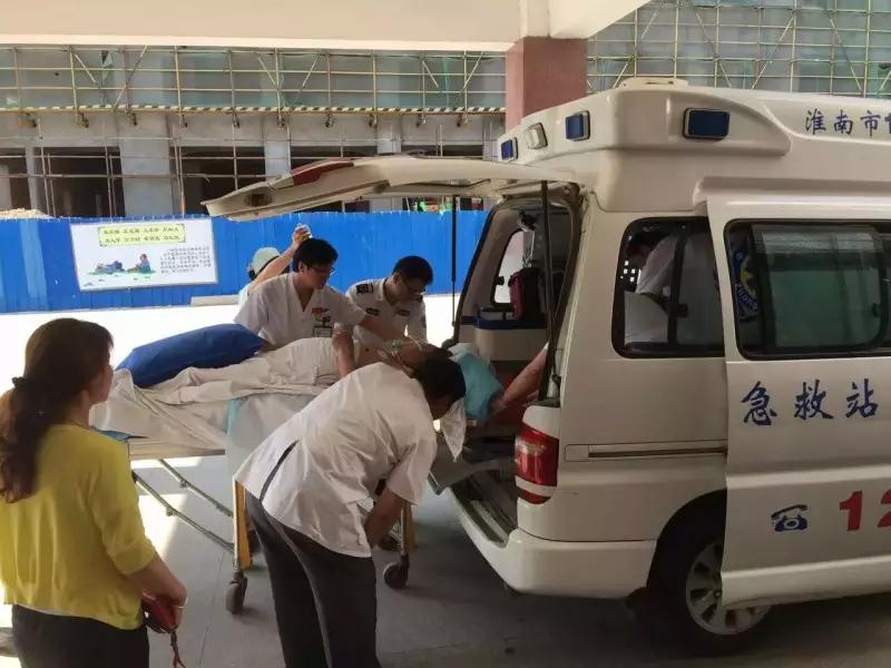 谢傻子追悼会,谢傻子住院