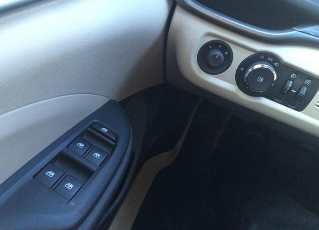 别克英朗20空间,英朗空间坐人实测