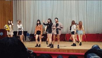 刚出道上综艺被排挤的明星,出道6年零收入遭队内成员霸凌