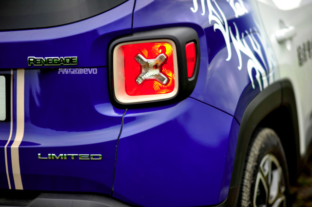 自由侠jeep试驾视频,jeep自由侠试驾第一人称