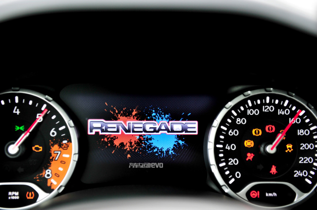 自由侠jeep试驾视频,jeep自由侠试驾第一人称