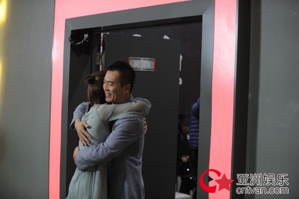 足球解说界当家小花初长成吴桐：纸上得来终觉浅，绝知此事要躬行