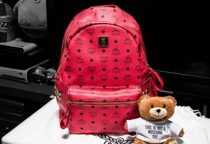 剁手好物分享,新款mcm双肩包樱花粉