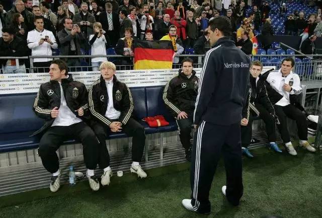 蓦然回首却已是沧海桑田,蓦然回首那些美好让人潸然泪下