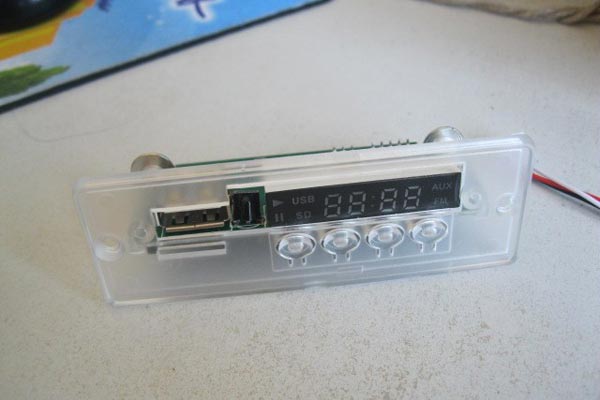 自由舰收音机怎么连接蓝牙,自由舰收音机aux接口