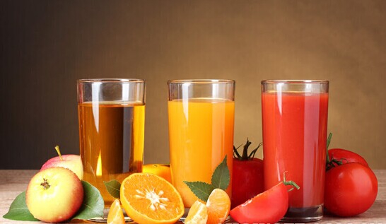 鲜榨果汁与勾兑果汁识别法则,如何区分勾兑果汁还是鲜榨