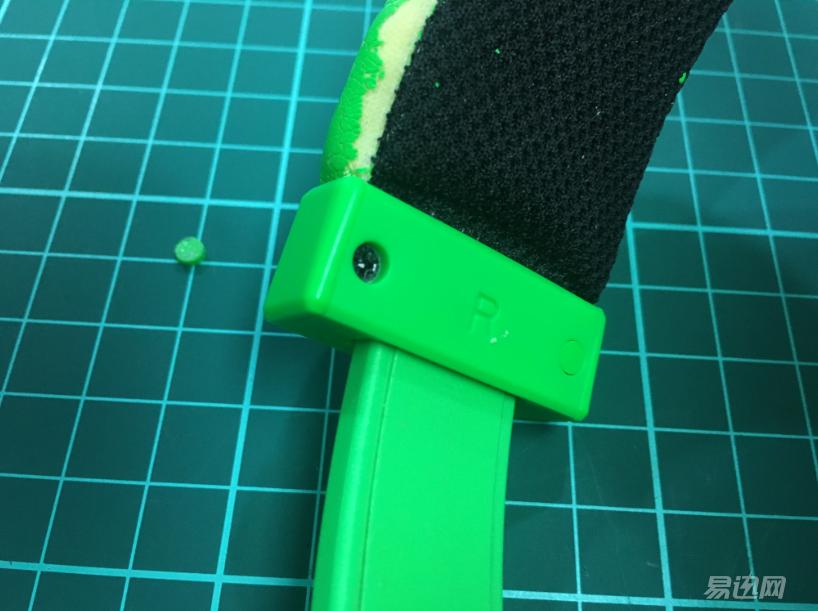 耳机外面的橡胶套烂了修复,耳机套烂了怎么换