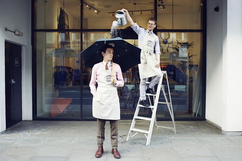 雨伞英伦范儿的绅士标配,英国老绅士雨伞