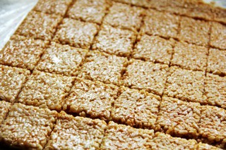 快！拿个大点的盆子，接住我的口水！