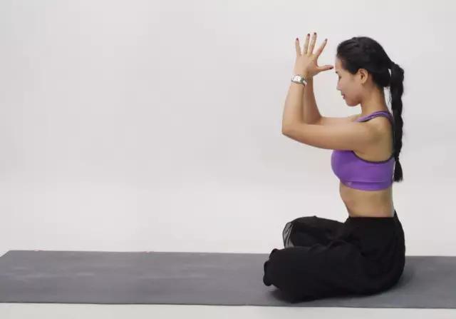 做什么瑜伽使脸上的皮肤紧致,瑜伽可以去除脸上的斑吗