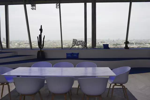 欧洲杯住宿酒店环境,埃菲尔铁塔神秘公寓