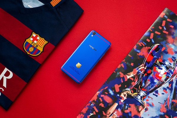 绿茵场数码风Gigaset金阶等足球元素手机