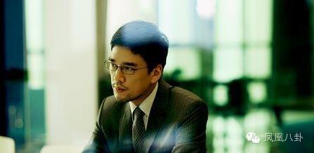 花10万订做西装,收入一半买雪茄!有一种霸道总裁叫做王耀庆