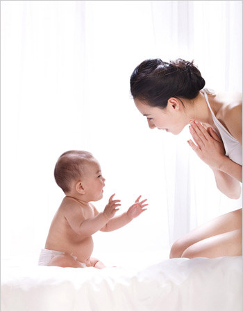 夏天出汗后吹空调,夏天宝宝出汗多要补水吗