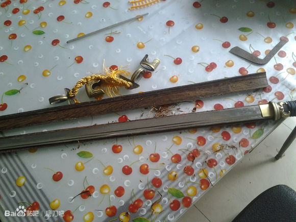 刀鞘两半了怎么修补,刀鞘变形怎么修复