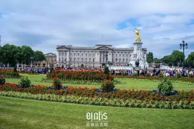 小编写完这条微信就请假去英国了，老板，这是我离英国最近的时刻