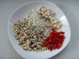 快！拿个大点的盆子，接住我的口水！