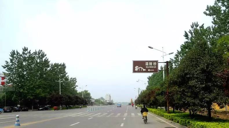 许昌市莲城大道属于哪个区,莲城大道与毓秀路口