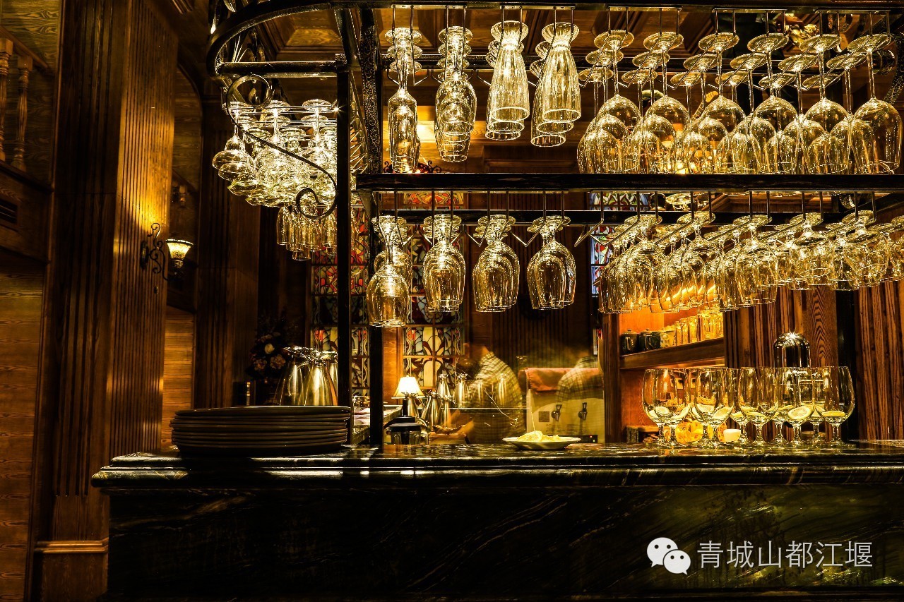 恍惚来到《好先生》中的“灰鲸”！在这家BIG满满的店，会不会