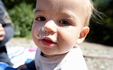 3岁宝宝总是吸鼻子是什么原因,小孩总吸鼻子揉鼻子是什么原因