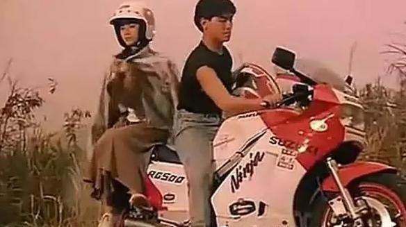 警匪较量周星驰,周星驰电影里的香港警匪片