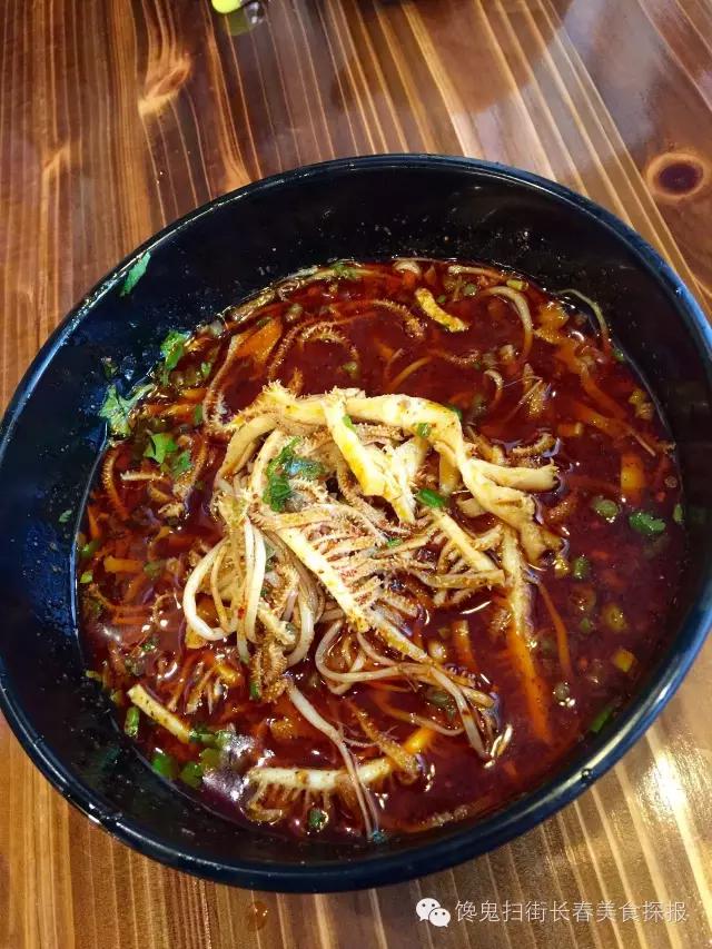 我发现了一家贼盖贼盖的串串他家的冒菜堪称神品！