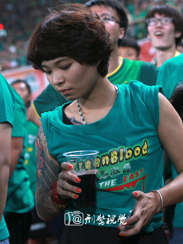 中超联赛纹身,国安啦啦队中超赛场