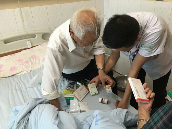 老年人下肢酸胀是什么原因,老年人腿抽筋是缺钙