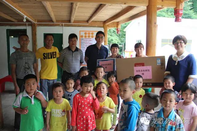 从群众中来，到群众中去——龙胜县检察院认真开展精准扶贫工作