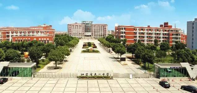 无锡属于贫穷吗,无锡算是小城市吗