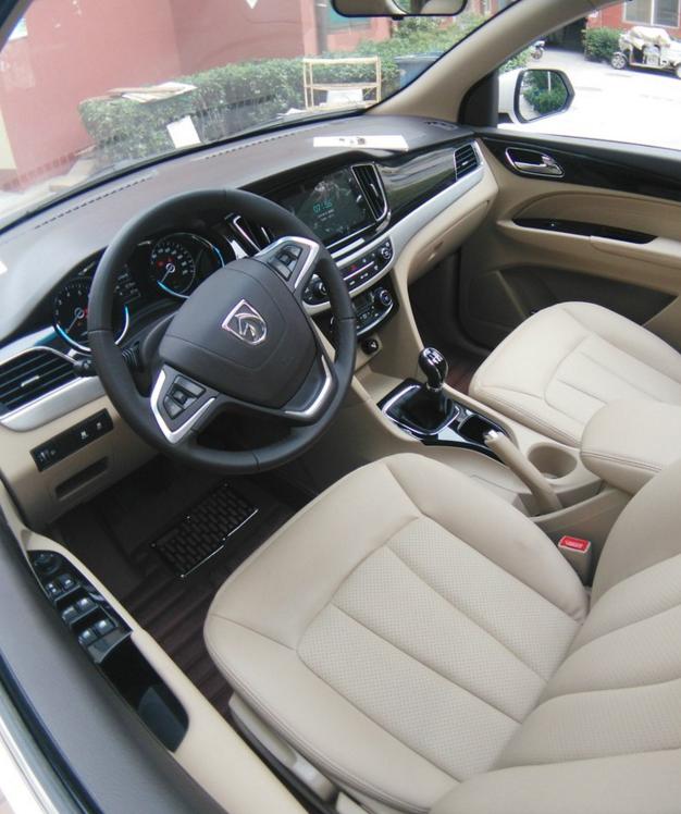 2017款宝骏7301.8l试驾视频,宝骏730用5w30好还是用5w40好