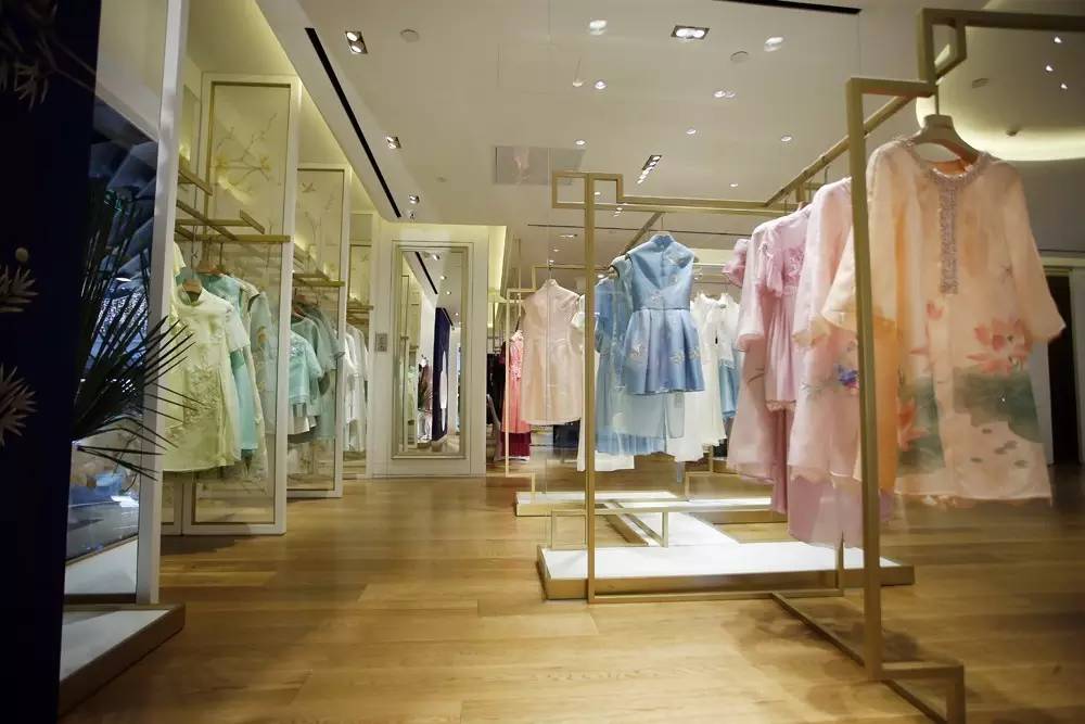 尚品|美衣、美食、美酒、美人,去NE·TIGER高级成衣店享受“四美”!