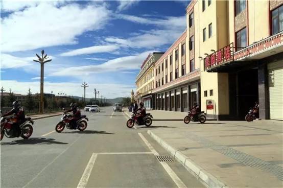 五羊本田cb190r跑川藏线,五羊本田cb190r适合跑长途吗