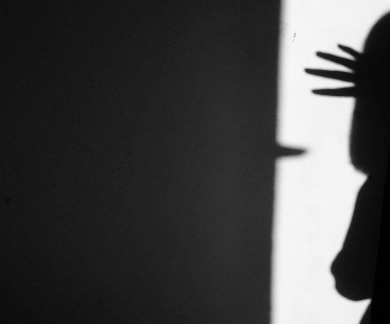 愿你的眼睛依然清澈如孩童般，在时光的尽头闪耀着星星的光芒