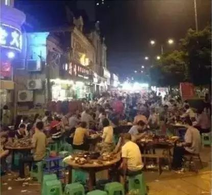 正宗的重庆火锅打折飞的来敲门,还不赶紧签收!