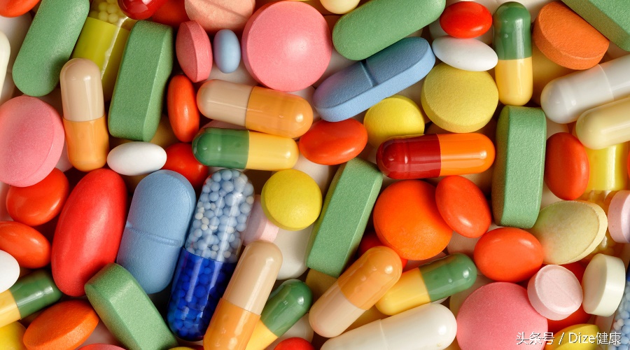 轻轻碰了一下有淤青还痛,轻轻碰一下皮肤就变黑