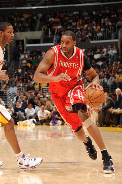 正确的运球手的姿势,小学生胯下运球的正确手型和姿势