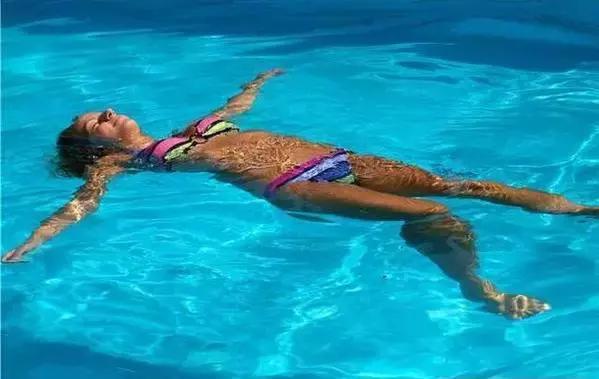 女孩游泳怀孕新闻,女生游泳后怀孕