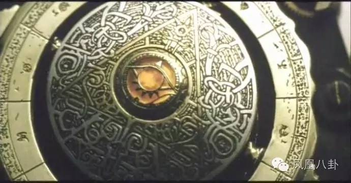 手势暗藏神秘代码、顶级明星纷纷效忠？娱乐圈竟还隐藏着神秘组织